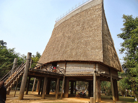 Banar people's Rong House