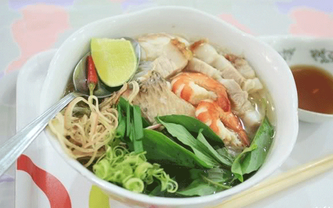 Bun nuoc leo - Ok Om Bok Festival