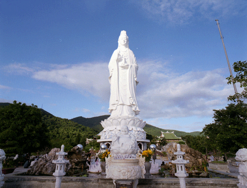 Lady Buddha statue - Da Nang Travel Guide