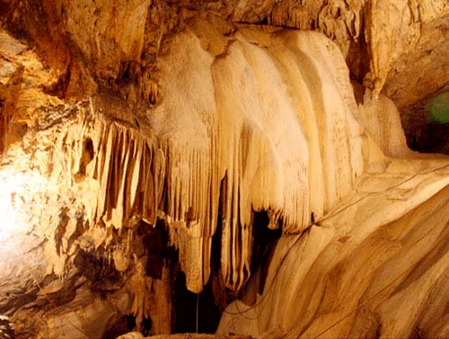Pu Sam Cap Cave - Lai Chau Travel Guide