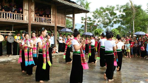 Thai people in Yen Bai - Yen Bai Travel Guide