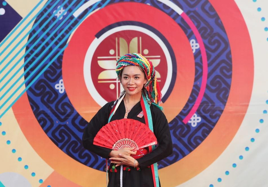 Nung ethnic group woman