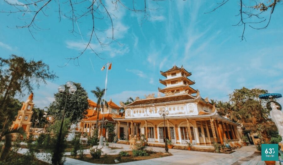 Tuyen Linh Temple architecture reflects ancient beauty carved in every wooden detail.