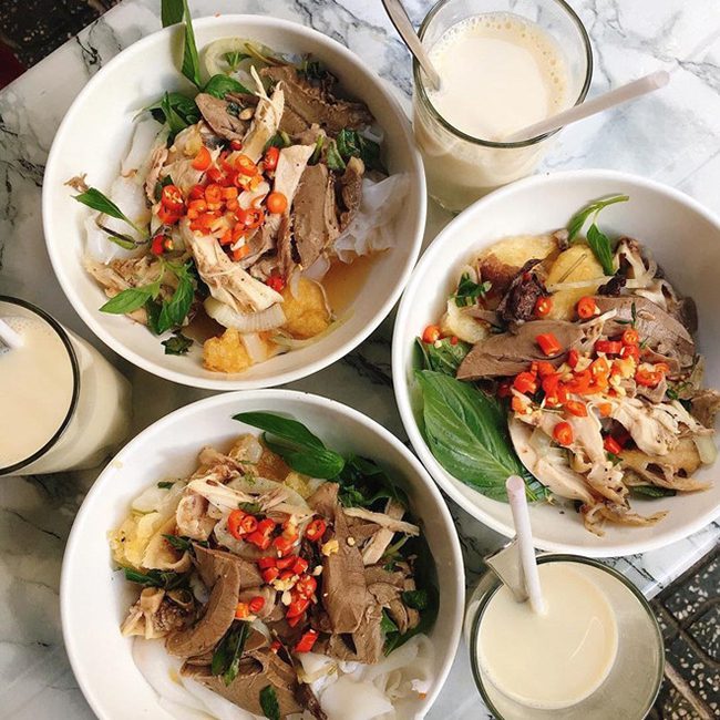 The must-try dish at Da Lat - Banh uot long ga