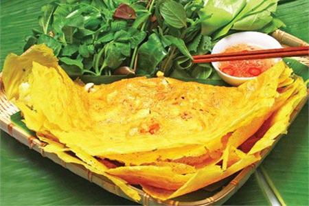 Vietnamese crepe Banh Xeo in Phan Thiet