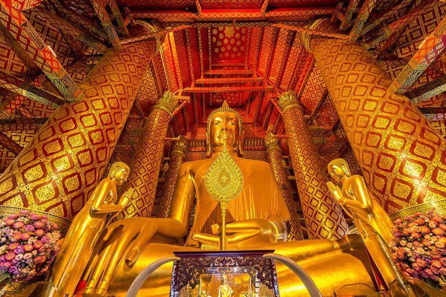 Beautiful Golden Buddha in Wat Panan Choeng