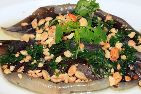 Ca loi xoi mo, local food in Phan Thiet Vietnam