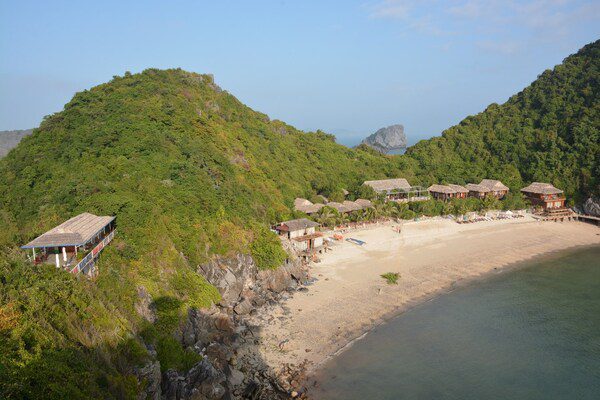 The ideal time to travel to Cat Ba Island
