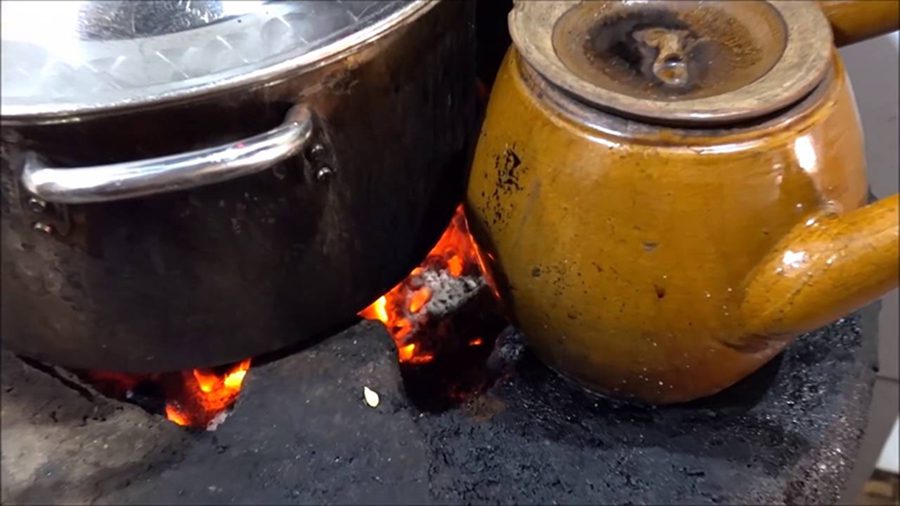 A pottery pot to make coffee at Cheo Leo