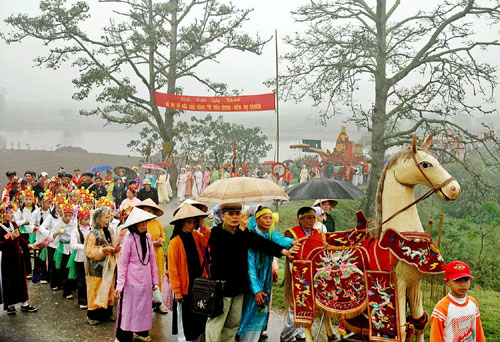 April in Vietnam comes alive with vibrant rituals at Chu Dong Tu Festival.