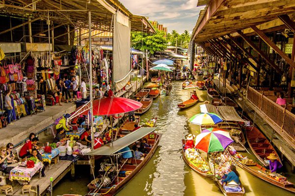 Colorful Damnoen Saduak Floating Market, Bangkok
