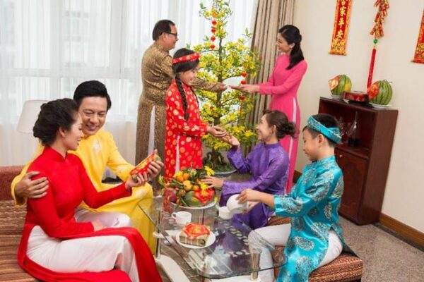 Giving Lucky Money – Tradition in Families During Tet in Vietnam