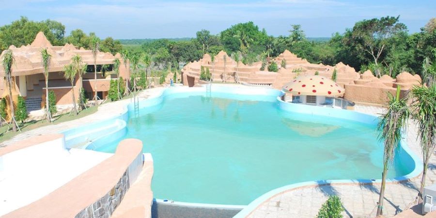 Cu Chi Tunnels Tour includes a creative East Sea bathing simulation area.