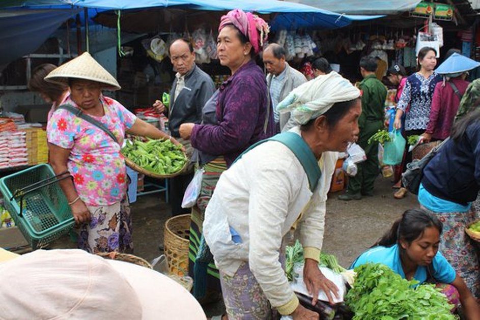 Ethnic market in Keng Tung - Trekking in Myanmar