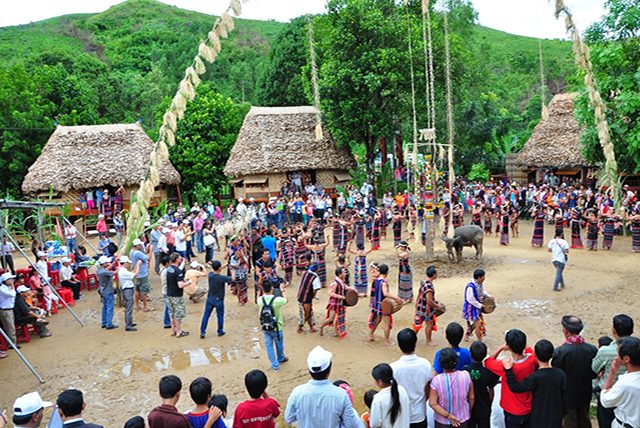 Ethnic people in Dong Giang Hill Tribe