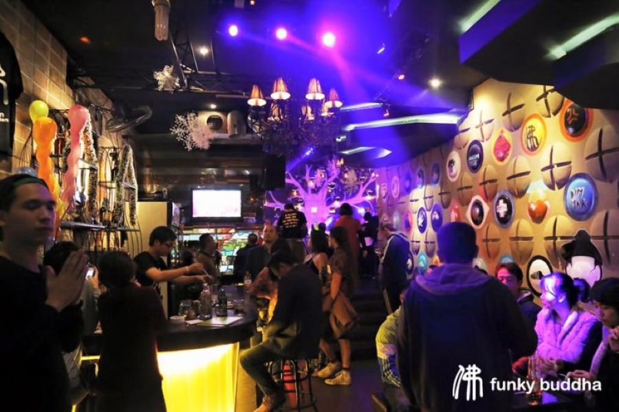 Funky B turns nights electric-Hanoi bars never felt this alive before