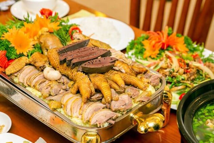 Three Bowls One Vietnam, savoring Ga Dong Tao’s rich, traditional Northern flavors.