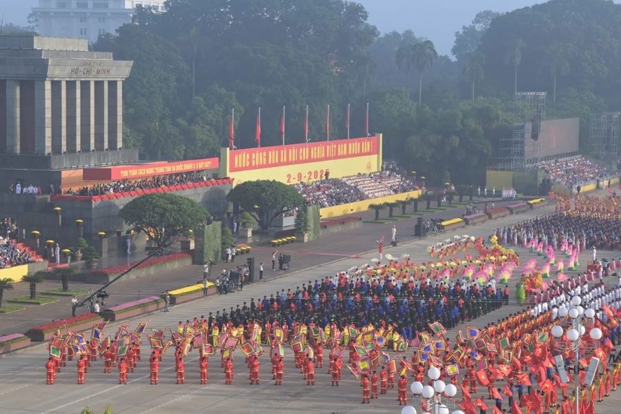 The 80th Vietnam National Day's parade took place in front of Ho Chi Minh Mausoleum.