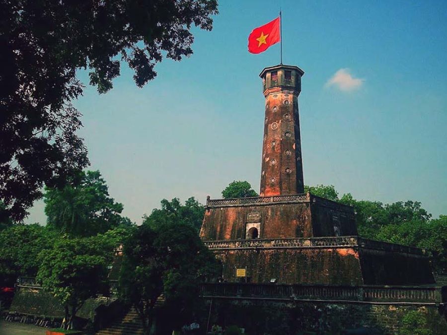 Standing tall, the height of Ha Noi Flag Tower inspires cultural admiration.