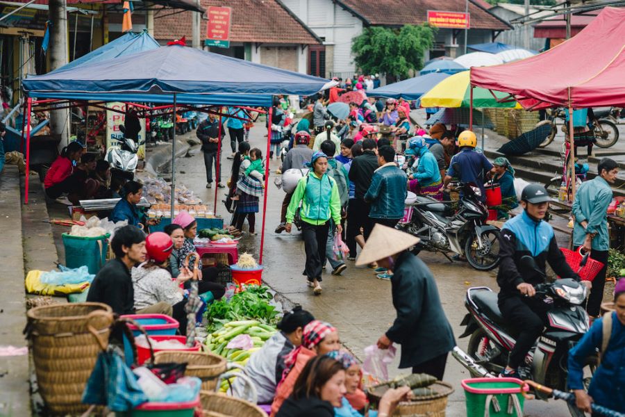 Explore Ta Van Village through its vibrant highland market of tradition.