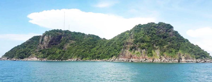 Hon Khoai Island Travel Guide reveals untouched beaches, lush forests, and hidden charm.