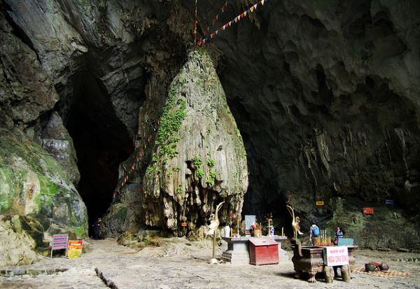 Huong Tich cave in Hanoi
