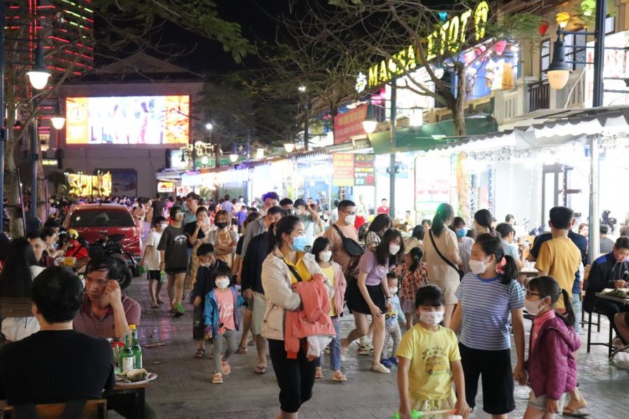 Ha Long in 2025 introduces vibrant Korean Street full of culture and flavor