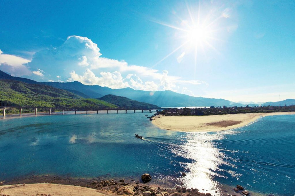 Best Beaches in Central Vietnam - Lang Co Beach