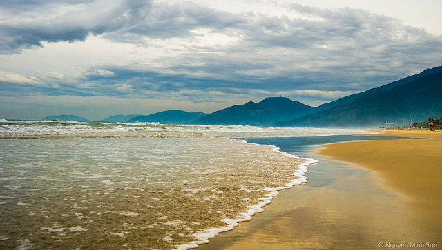 Lang Co Beach