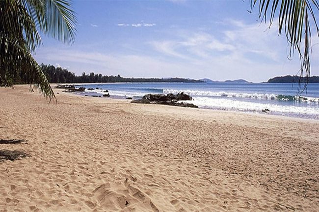 Let's get the best sun tan at Kanthaya Beach