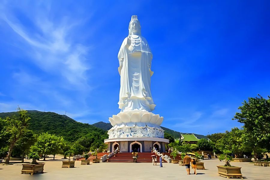 Linh Ung Pagoda, a spiritual highlight in Da Nang - Vietnam golf highlights