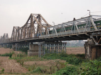 Long Bien Bridge