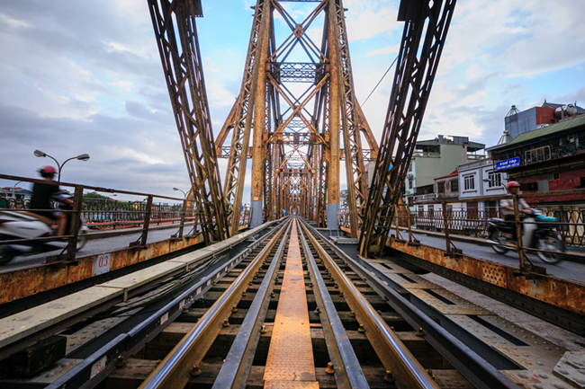 The famous Long Bien Bridge in Hanoi is gorgeous but not safe for filming/ taking photos