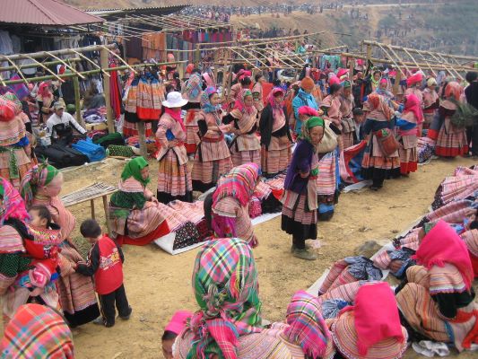 The market is always colorful with ethnic people's clothes