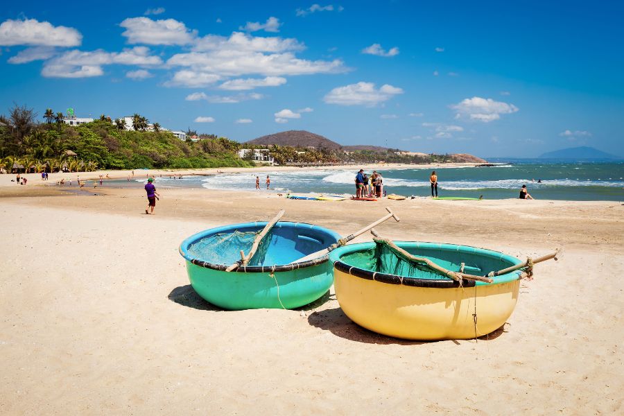 Vietnam Horizons: A Journey Through Land and Sea in 14 Days