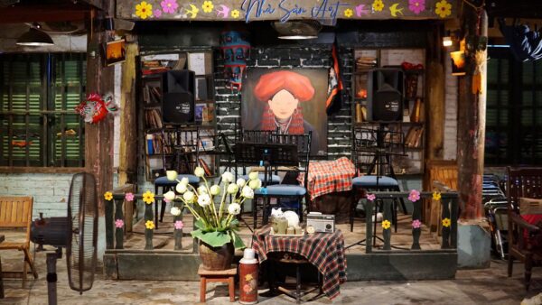 If you want to find something different in Hanoi, Nha San Coffee will bring you a Northwest space of Vietnam.