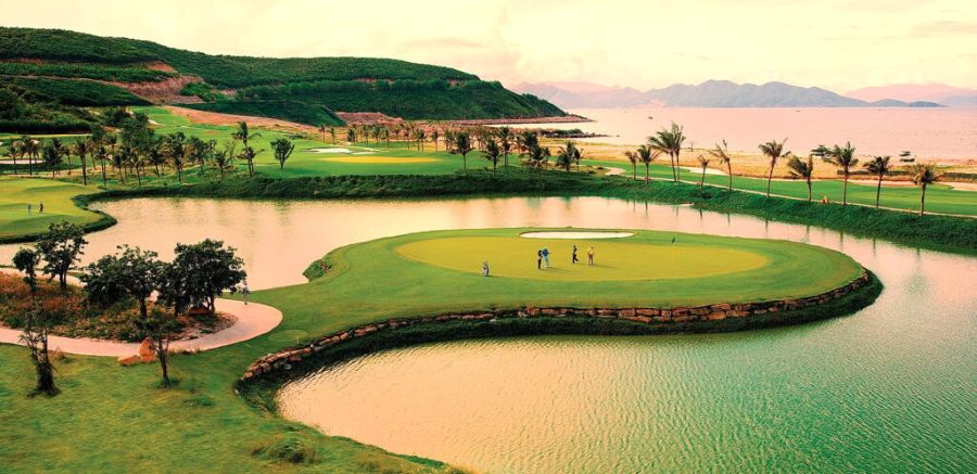Nha Trang Golf blends ocean breeze with the best Vietnam golf course charm