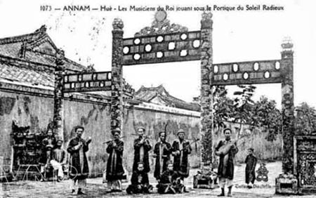 Nha Nhac (Elegant Music or Ceremonial Music) 