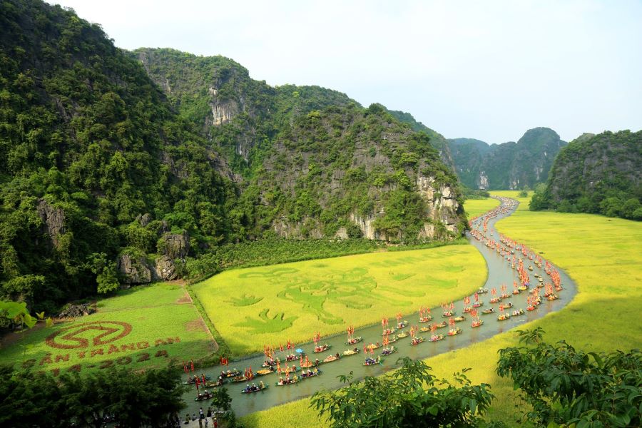 Ninh Binh, a natural wonders during 8 days in Vietnam.