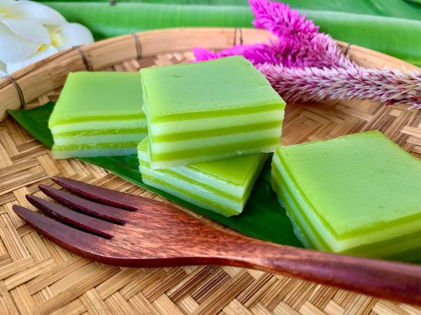 Pandan Coconut Layered Cake – Khanom Chan