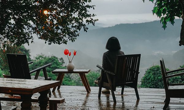Enjoying coffee and admiring Da Lat in the rain is an experience not to be missed (photo: Hoang Linh Ha)