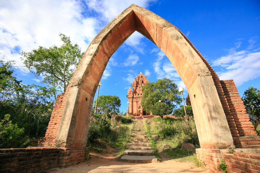 Po Klong Garai Tower.
