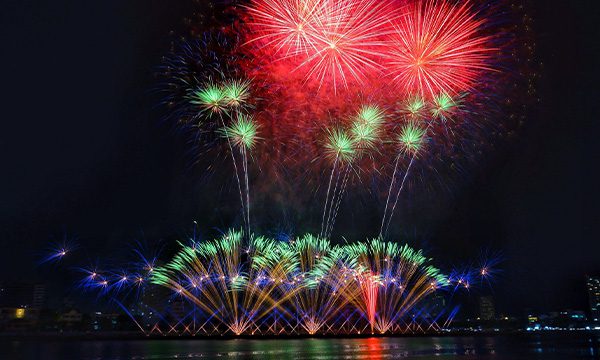 Pyrotechnic show by the French team at DIFF