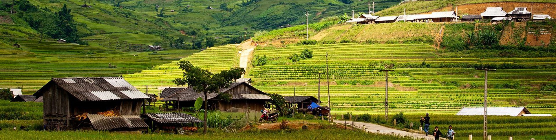 Luc Yen Gemstone Market – Thac Ba lake exploring 3 days 2 nights