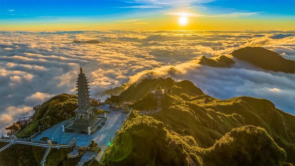Magical scenery at the top of Fansipan mountain