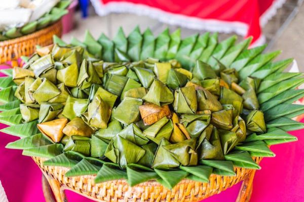 Steamed Flour with Coconut Filling – Kanom Sod Sai