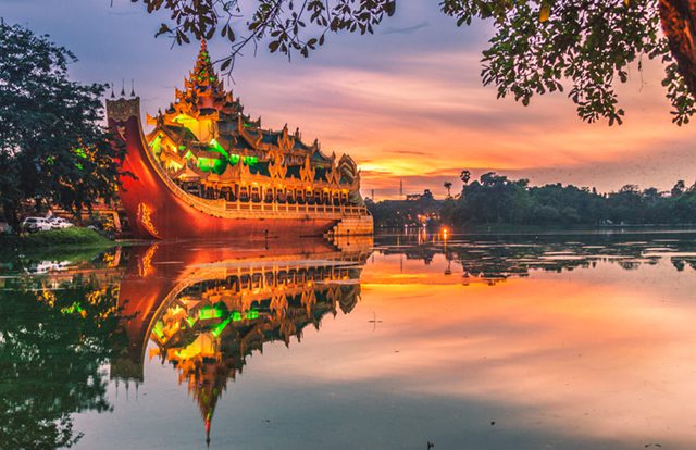 Sunset on Kandawgyi Lake