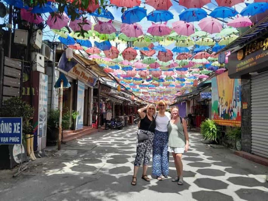 Foreign visitors capture timeless beauty in vibrant Van Phuc Silk Village streets