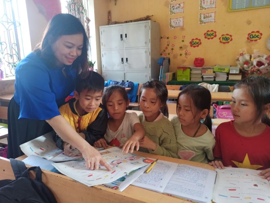 Education access grows for Tay ethnic group in Vietnam, fostering opportunity and hope.