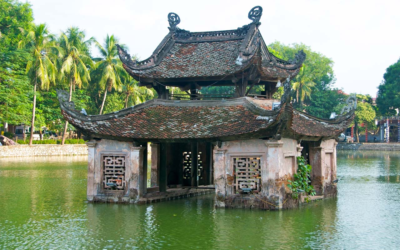 Thay Pagoda mirrors tradition, faith, and nature in perfect balanced beauty